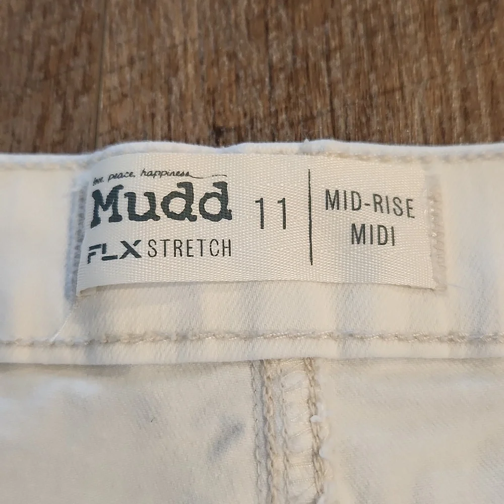 Mudd-White Frayed Denim Shorts-Size 11 - Picture 2 of 3